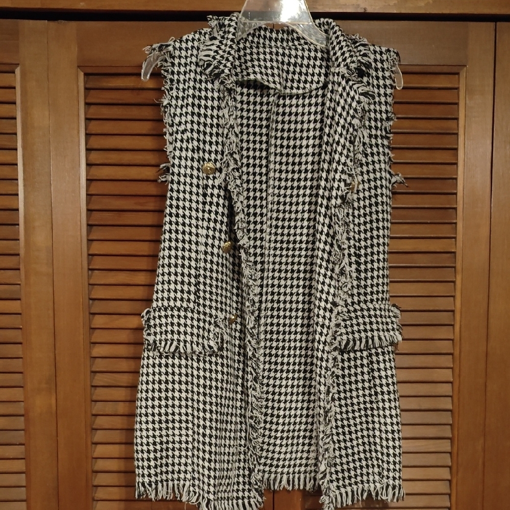Black and White Houndstooth Vest